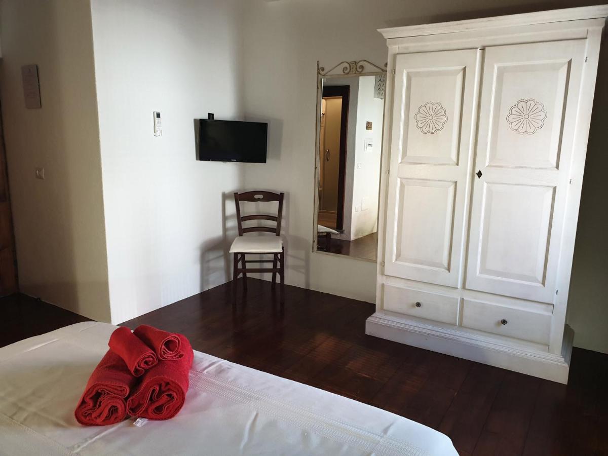 The Templars Guesthouse Santu Lussurgiu Eksteriør bilde