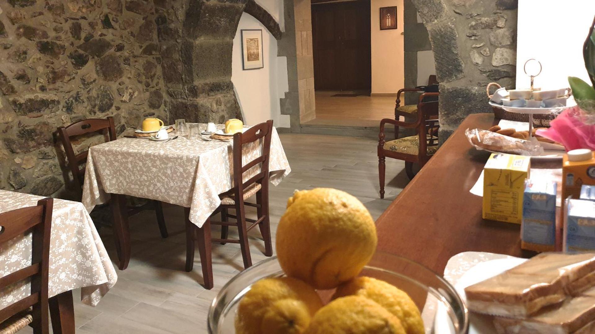 The Templars Guesthouse Santu Lussurgiu Eksteriør bilde