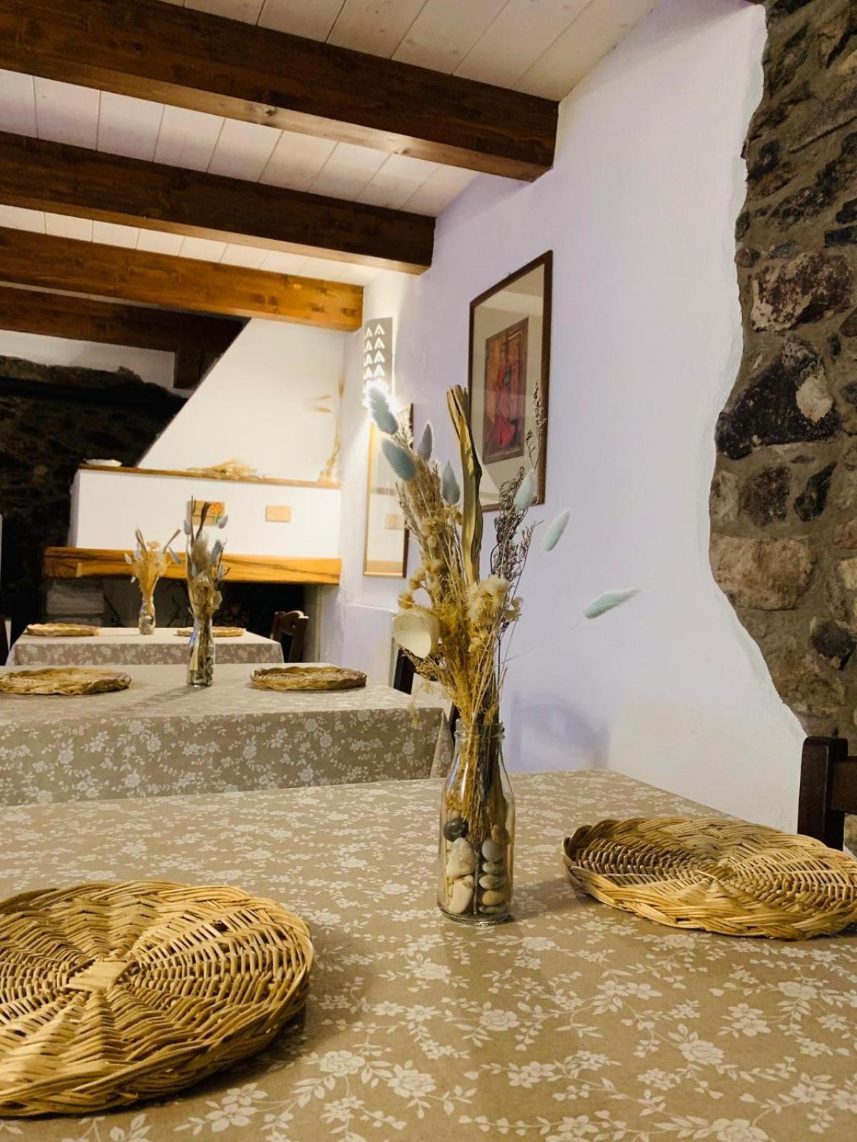 The Templars Guesthouse Santu Lussurgiu Eksteriør bilde