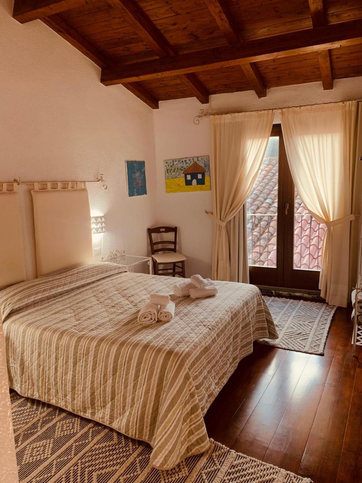 The Templars Guesthouse Santu Lussurgiu Eksteriør bilde