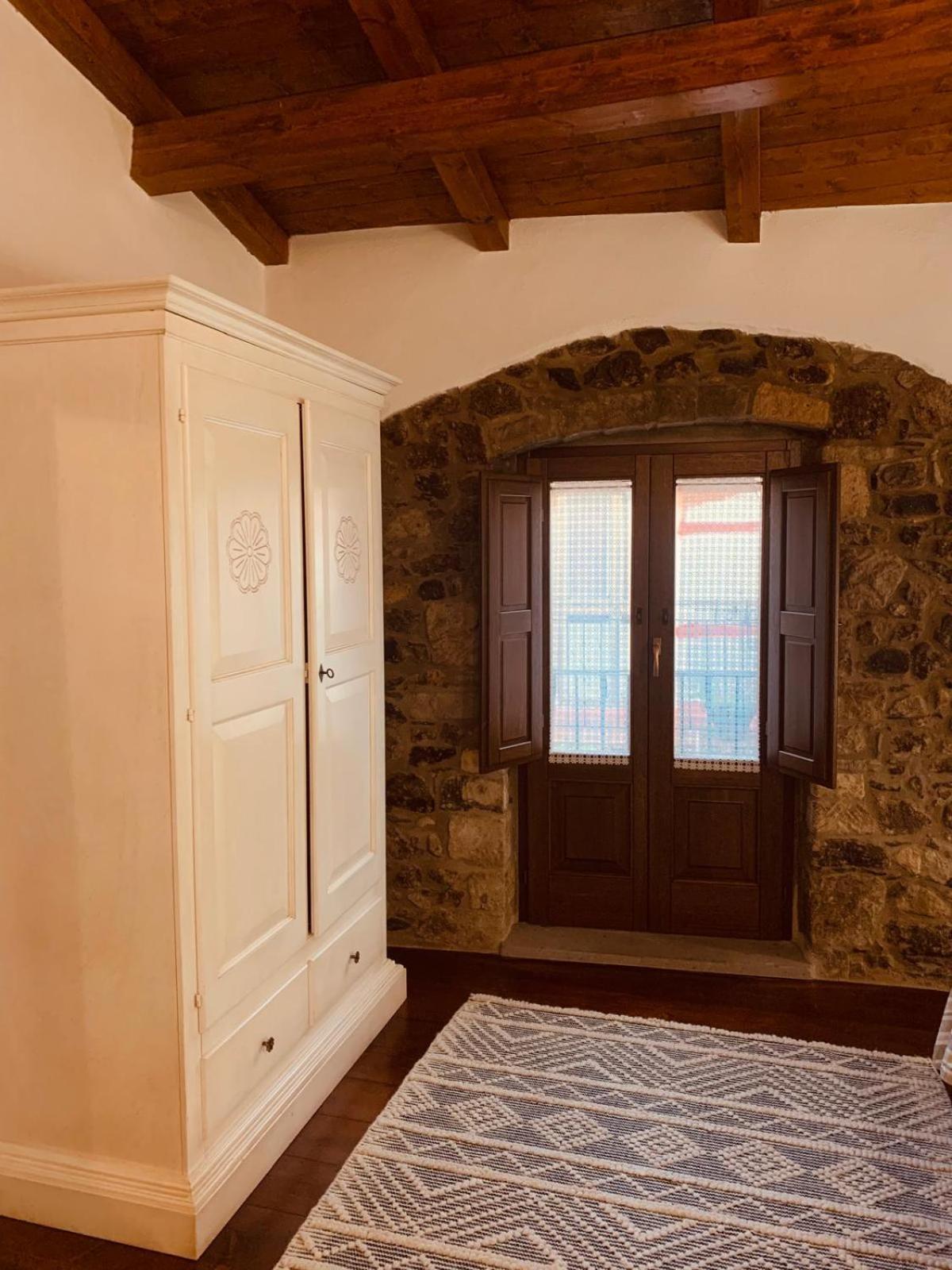 The Templars Guesthouse Santu Lussurgiu Eksteriør bilde