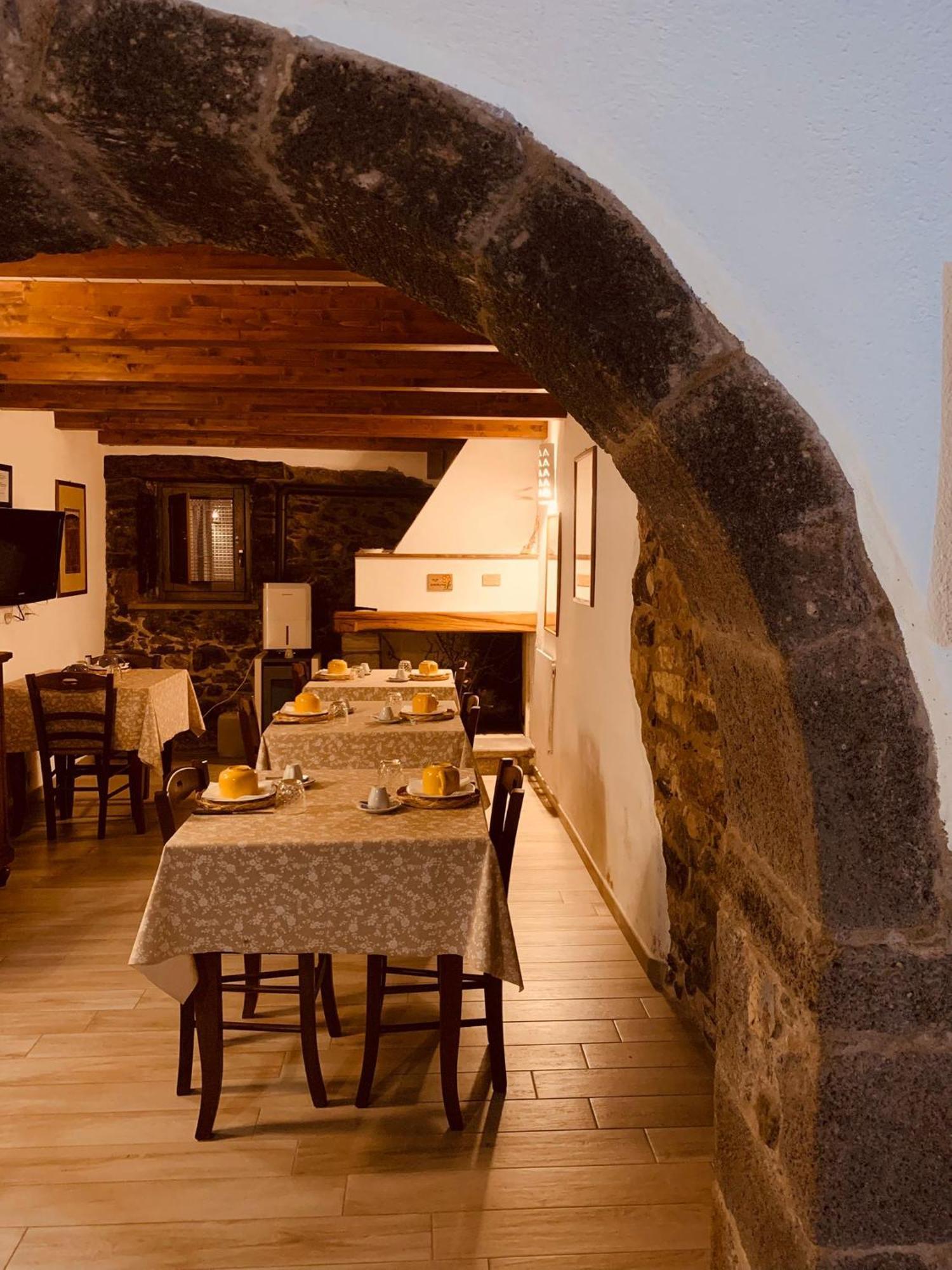 The Templars Guesthouse Santu Lussurgiu Eksteriør bilde